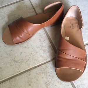 Universal Thread woman’s sandals